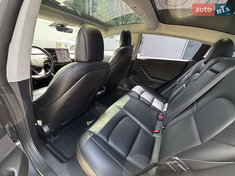 Седан Tesla Model 3 2018 в Полтаве