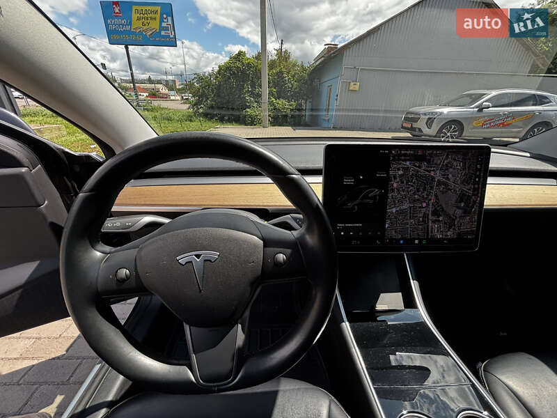 Седан Tesla Model 3 2018 в Полтаве