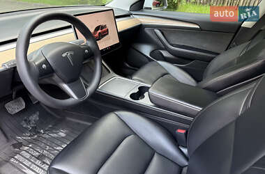 Седан Tesla Model 3 2022 в 