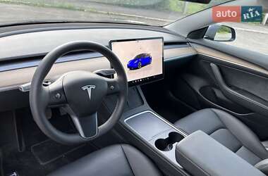 Седан Tesla Model 3 2023 в 