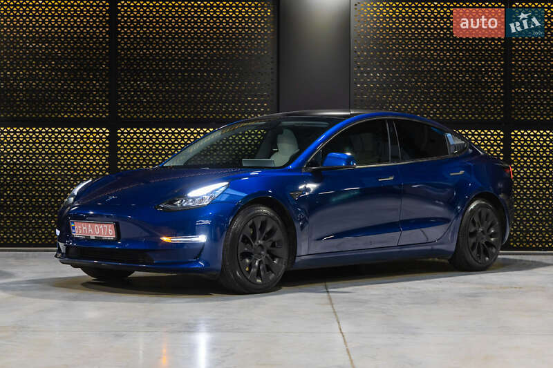 Седан Tesla Model 3 2019 в 