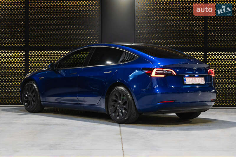 Седан Tesla Model 3 2019 в Луцке