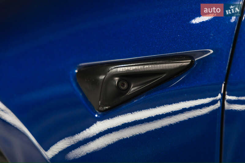 Седан Tesla Model 3 2019 в Луцке