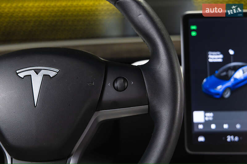 Седан Tesla Model 3 2019 в Луцке
