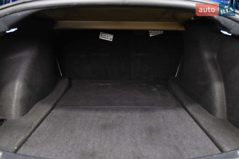 Седан Tesla Model 3 2019 в Луцке