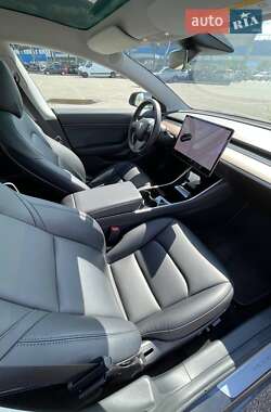 Седан Tesla Model 3 2019 в 