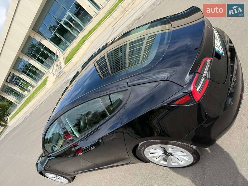 Седан Tesla Model 3 2021 в Дніпрі
