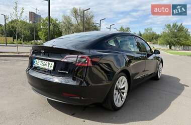 Седан Tesla Model 3 2021 в 