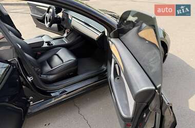 Седан Tesla Model 3 2021 в 