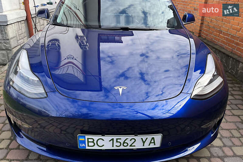 Седан Tesla Model 3 2018 в Києві