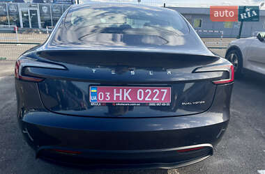 Седан Tesla Model 3 2024 в 