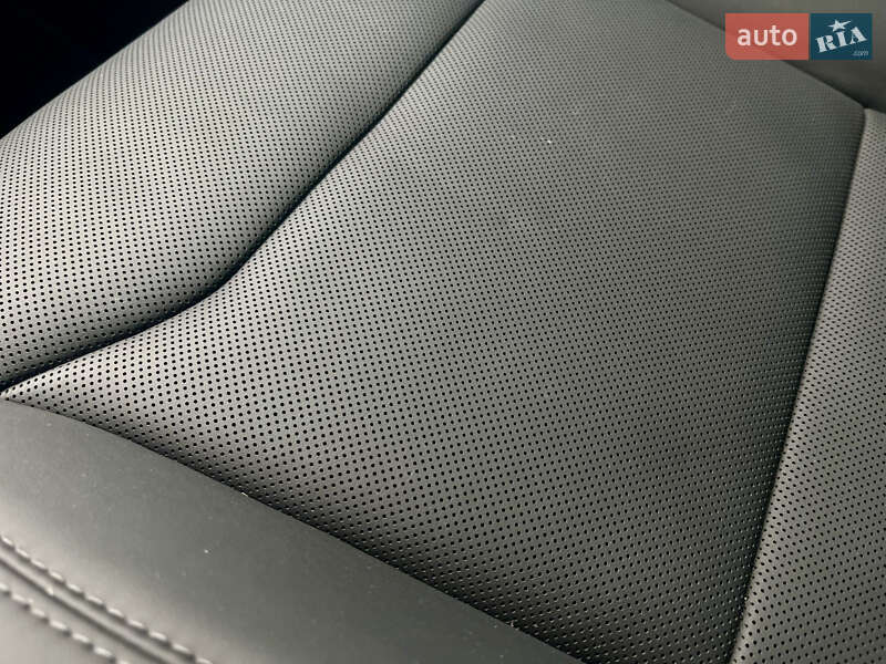Седан Tesla Model 3 2024 в Киеве