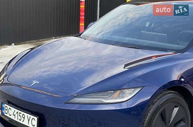 Седан Tesla Model 3 2024 в 