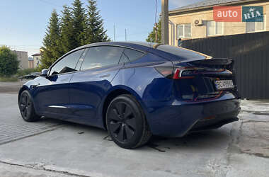 Седан Tesla Model 3 2024 в 