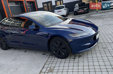 Седан Tesla Model 3 2024 в 