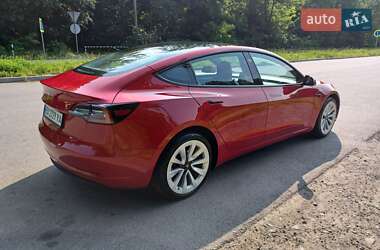 Седан Tesla Model 3 2022 в 
