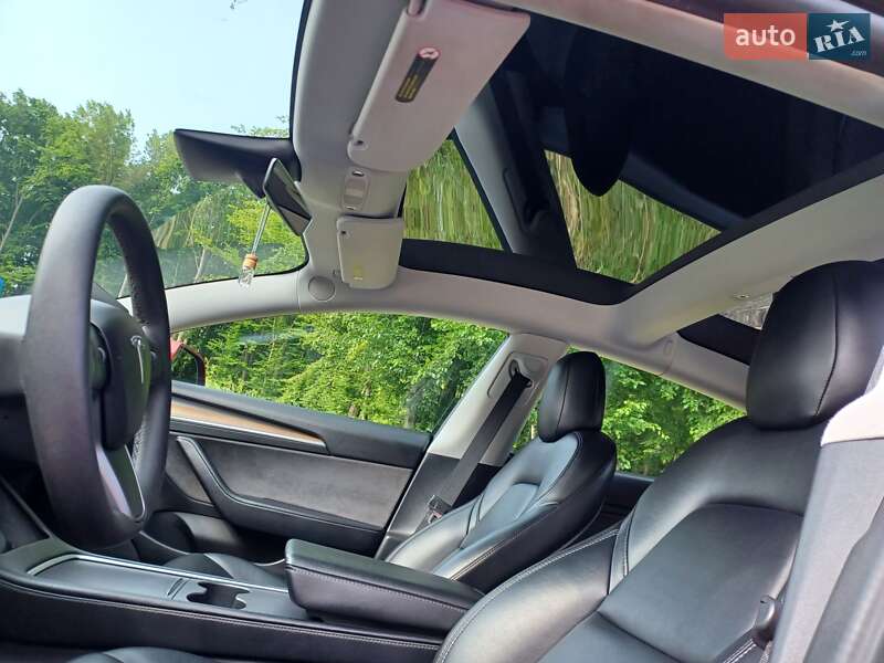 Седан Tesla Model 3 2022 в Хмельницком