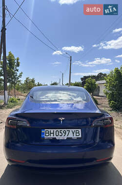 Седан Tesla Model 3 2020 в 