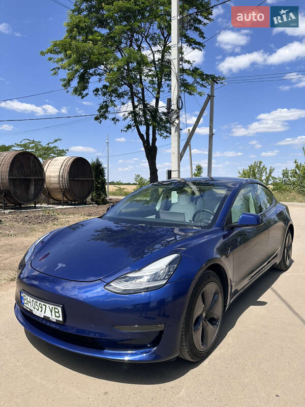 Седан Tesla Model 3 2020 в Одессе