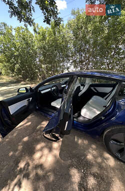 Седан Tesla Model 3 2020 в 