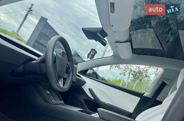 Седан Tesla Model 3 2024 в 