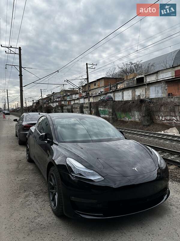 Tesla Model 3 2021