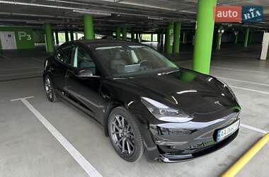 Седан Tesla Model 3 2021 в 