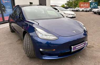 Седан Tesla Model 3 2023 в 
