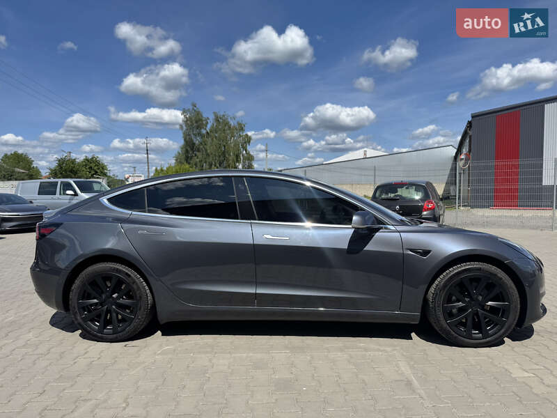 Седан Tesla Model 3 2018 в Луцке