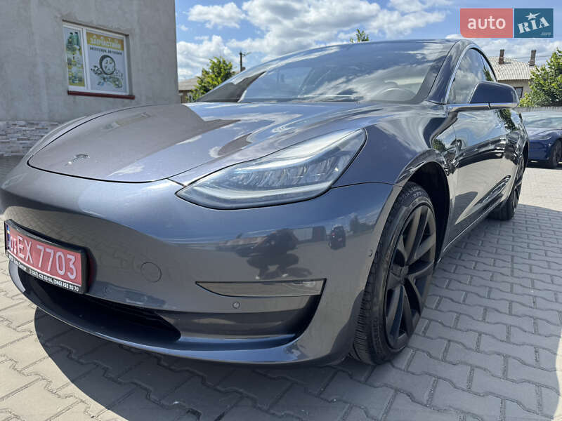 Седан Tesla Model 3 2018 в Луцке