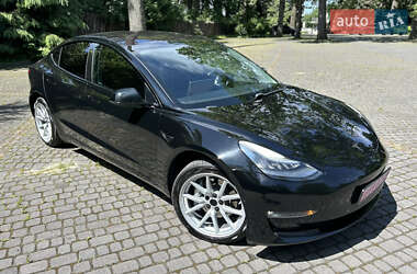 Седан Tesla Model 3 2018 в Львові