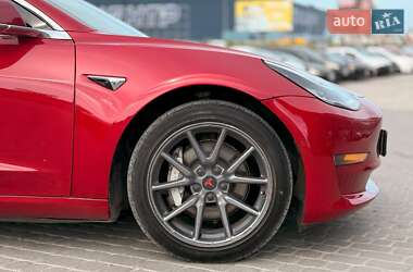 Седан Tesla Model 3 2019 в 