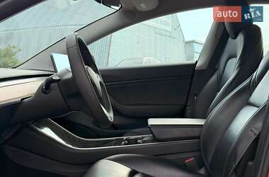 Седан Tesla Model 3 2019 в 