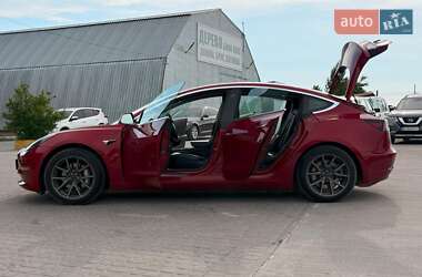 Седан Tesla Model 3 2019 в 