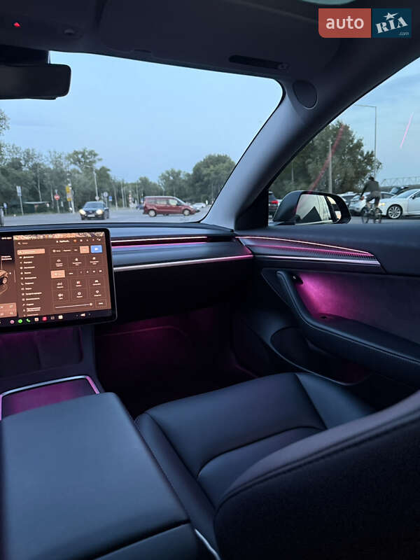 Седан Tesla Model 3 2022 в Києві