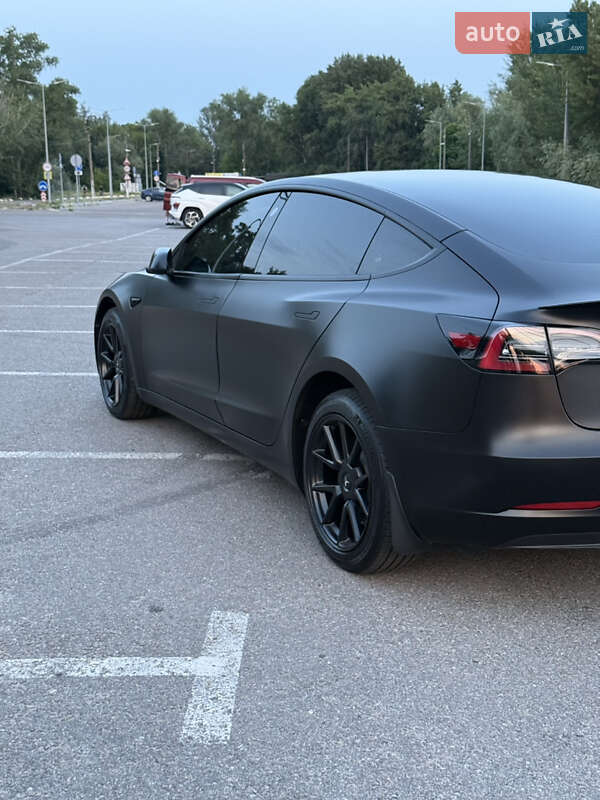 Седан Tesla Model 3 2022 в Киеве фото 16 Седан Tesla Model 3 2022 в Киеве