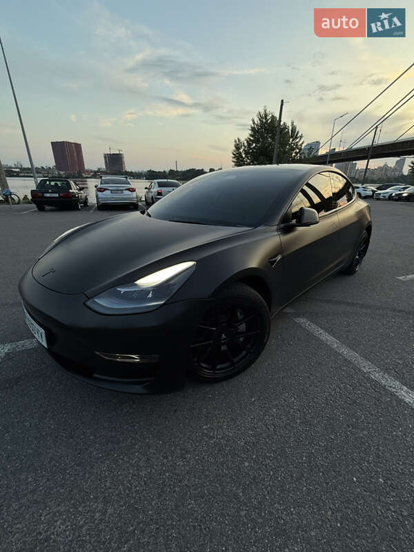 Tesla Model 3 2022