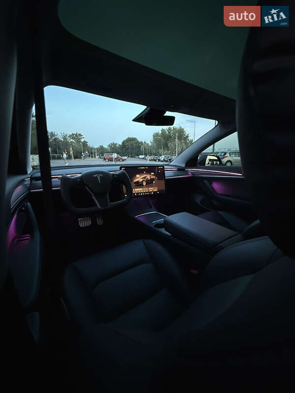 Седан Tesla Model 3 2022 в Києві