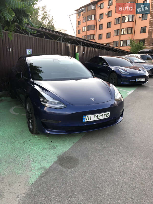 Седан Tesla Model 3 2020 в Киеве