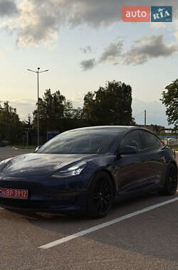 Седан Tesla Model 3 2019 в 