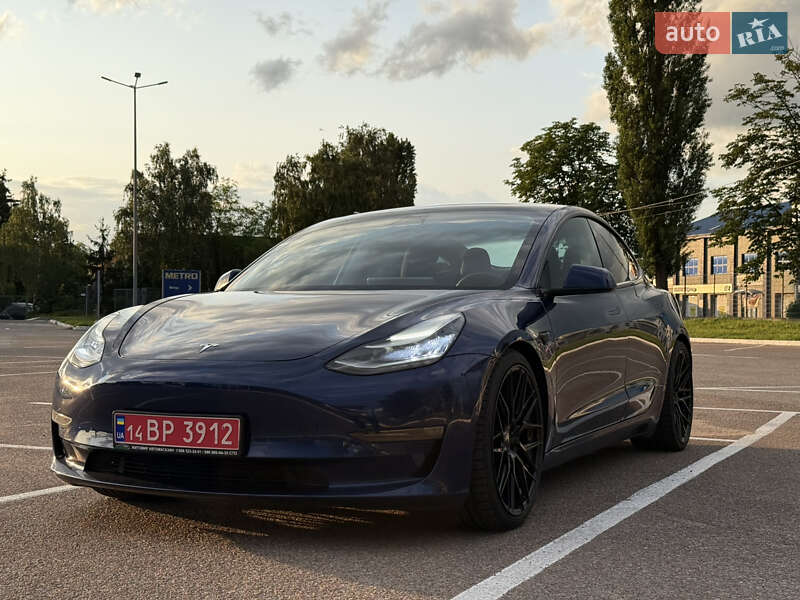 Седан Tesla Model 3 2019 в 
