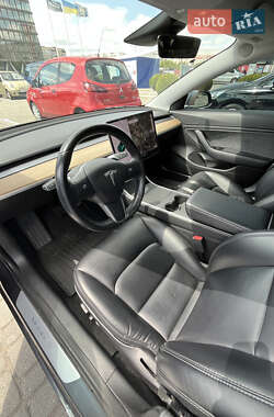 Седан Tesla Model 3 2018 в 
