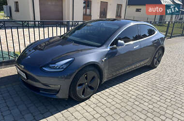 Седан Tesla Model 3 2020 в Львові