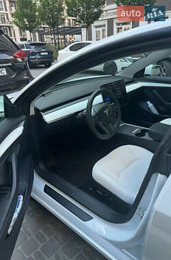 Седан Tesla Model 3 2021 в 