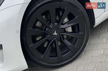 Седан Tesla Model 3 2021 в 
