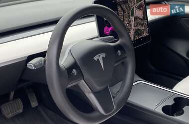 Седан Tesla Model 3 2021 в 