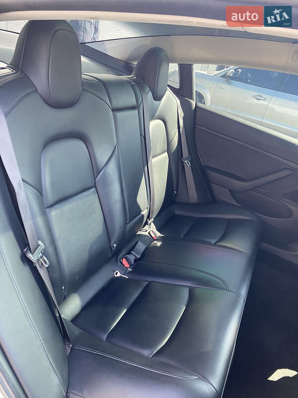 Седан Tesla Model 3 2018 в Киеве