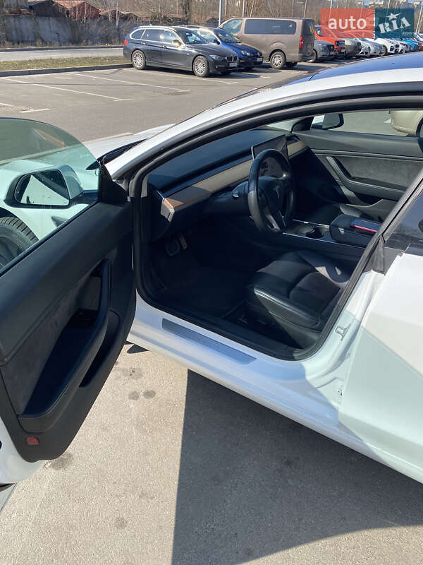 Седан Tesla Model 3 2018 в Киеве