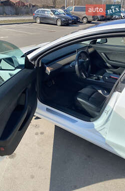Седан Tesla Model 3 2018 в 