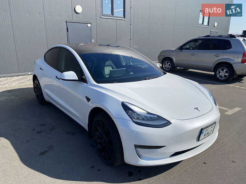 Седан Tesla Model 3 2018 в Киеве